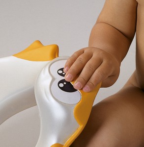 Човката и ръбовете са изработени от мека неплъзгаща гума